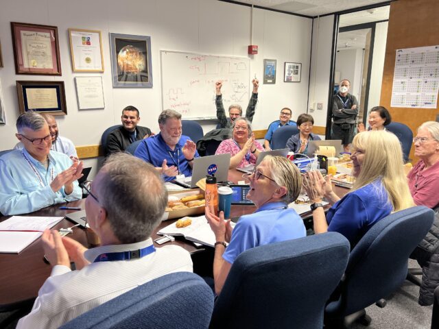 Voyager Team Celebrates Engineering Data Return