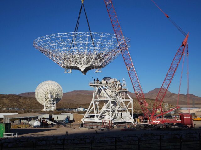 Deep Space Station 23: Goldstone Antenna Gets Its Giant Reflector