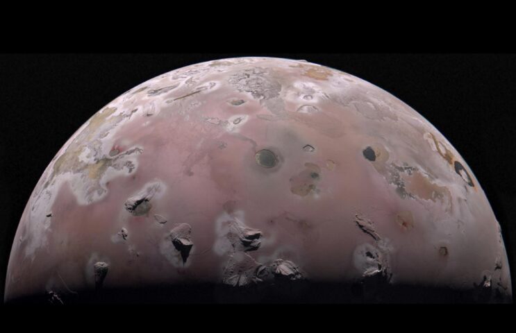 Juno Captures North Polar Region of Io